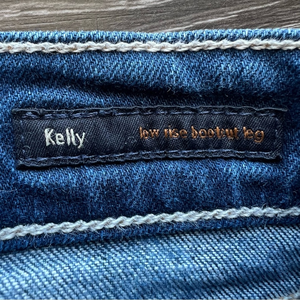 Citizens Of Humanity “Kelly” Low Rise Boot Leg Jeans - Picture 6 of 11